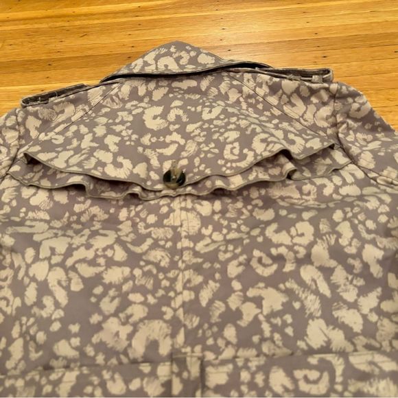 Daughters of the Liberation Anthropologie leopard print rain jacket - Picture 7 of 11